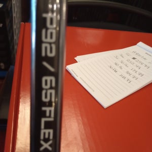 Bundle of 2x Intermediate Bauer Vapor Hyperlite 2 Right Handed Hockey Stick P92 Flex 65(New)