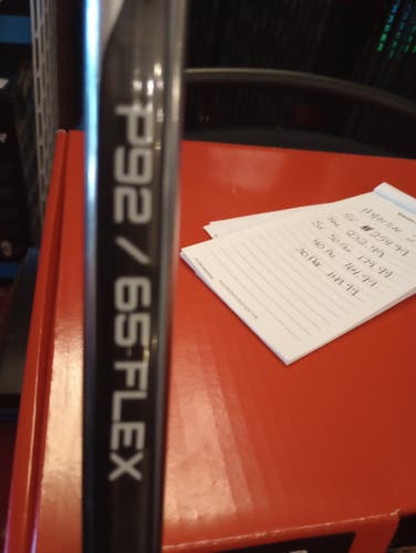 Intermediate Bauer Vapor Hyperlite 2 Right Handed Hockey Stick P92 Flex 65(New)
