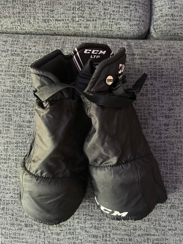 New Youth Small CCM LTP Hockey Pants