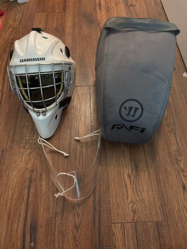 Intermediate Warrior R/F1 Goalie Mask (Used)