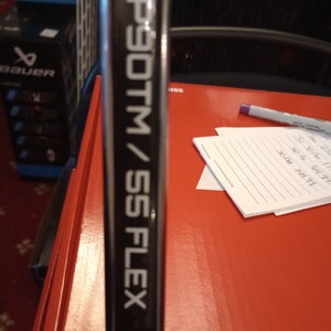 Intermediate Bauer Vapor Hyperlite 2 Right Handed Hockey Stick P90TM Flex 55 (New)