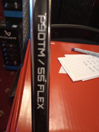 Intermediate Bauer Vapor Hyperlite 2 Right Handed Hockey Stick P90TM Flex 55 (New)