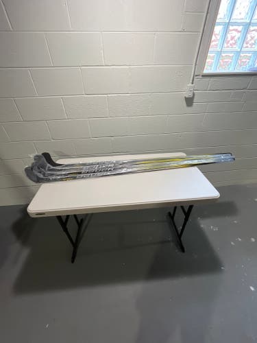 Senior Bauer Vapor Hyperlite 2 Right Handed Hockey Stick P92 Pro Stock (New)