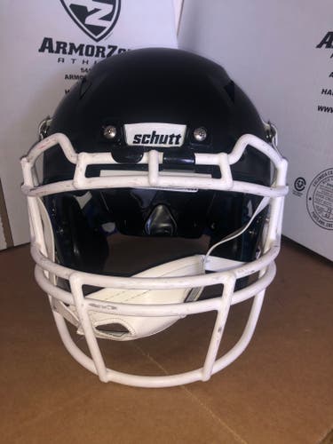 USED SCHUTT VENGEANCE PRO - LARGE - FLAT BLACK