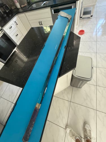 Intermediate Bauer Nexus Geo Left Hand Hockey Stick P28 (Used)