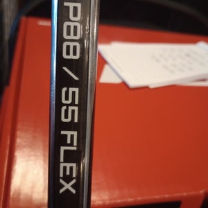 Intermediate Bauer Vapor Hyperlite 2 Right Handed Hockey Stick P88 Flex 55(New)