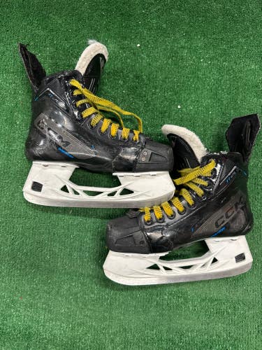 Junior CCM JetSpeed FT675 Hockey Skates Size 3 (Used)