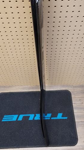 Senior True HZRDUS 7X Full Right Goalie Stick 27" Paddle (New) - 2 Pack)