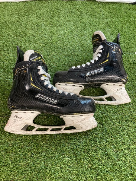 Junior Bauer Supreme 2S Hockey Skates Regular Width Size 2.5 (Used)