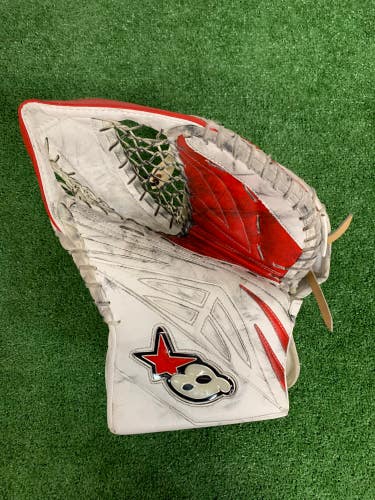 Red Senior Brian's Sub Zero Goalie Gloves & Blockers Regular (Used)