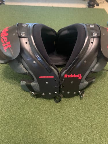 Small Youth Riddell Football Pads And Battle Backplate