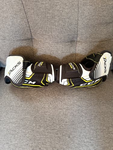 Extra Large Junior CCM Tacks 5092 Elbow Pads (Used)