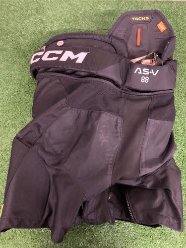 Black Junior Medium CCM Tacks AS-V Hockey Pants (Used)