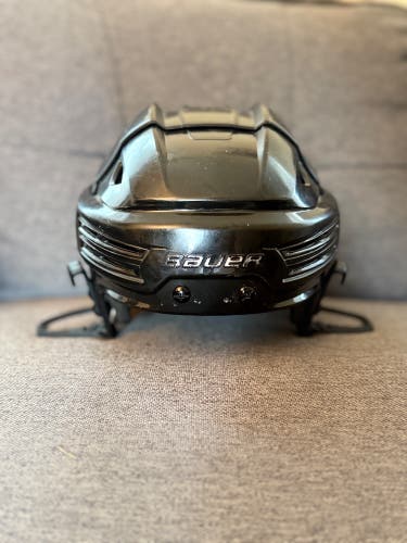 Medium Bauer Re-Akt 200 Helmet (Used)