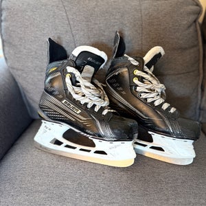 Bauer Supreme S160 Hockey Skates Regular Width Size 5.5 (Used)