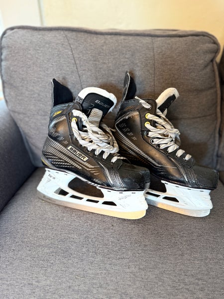 Bauer Supreme S160 Hockey Skates Regular Width Size 5.5 (Used)