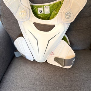 Adult Large Maverik M5 Speed Pad Shoulder Pads (Used)