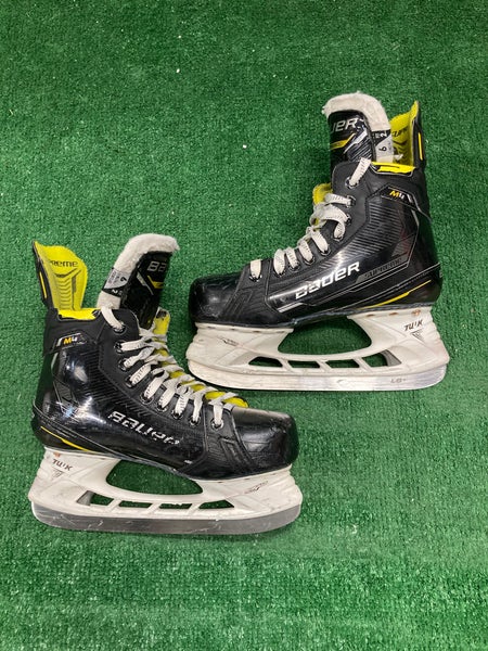 Senior Bauer Supreme M4 Hockey Skates Size 6 (Used)