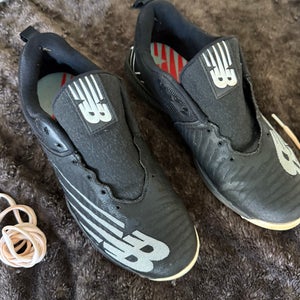 Black Men's Size M 9.5 (W 10.5) New Balance Low Top 4040v6 Molded Cleats (Used)
