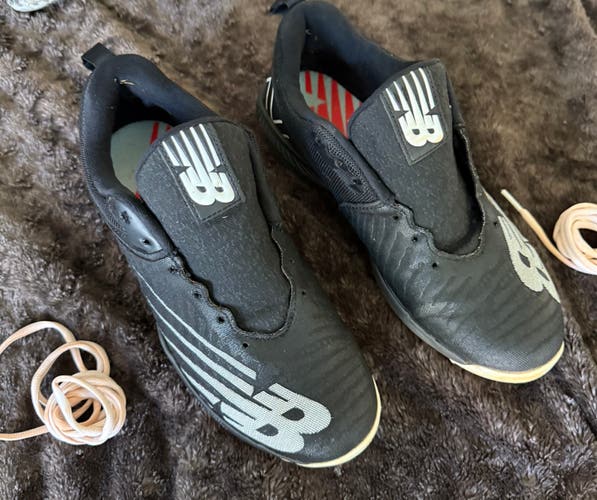 Black Men's Size M 9.5 (W 10.5) New Balance Low Top 4040v6 Molded Cleats (Used)