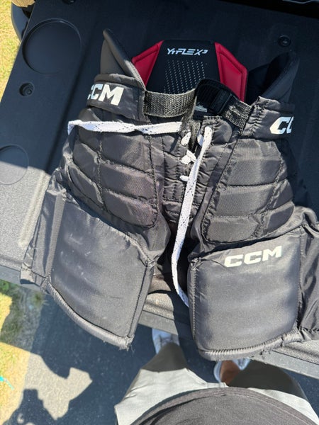 Youth LG-XL CCM YFLEX Hockey Goalie Pants (Used)