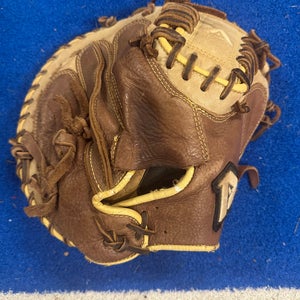 Akadema RH Catcher's Baseball Glove 32" (Used)