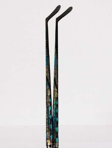 (New) 2 PACK Senior Bauer Twitch Right Handed Hockey Stick P28 70 Flex
