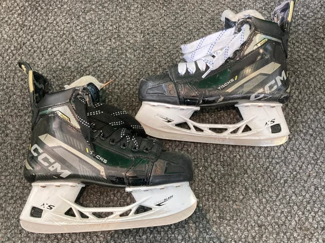 CCM AS-580 Hockey Skates | Senior 5.5 | BACK HEEL WEAR