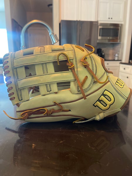 Wilson LH A2000 1799 Baseball Glove 12.75" (Used)