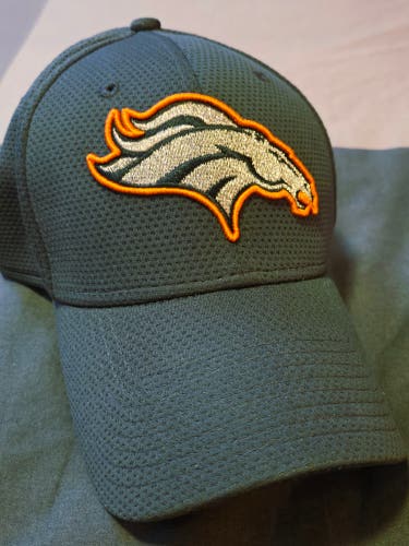 Denver Broncos New Era Fitted Hat.
