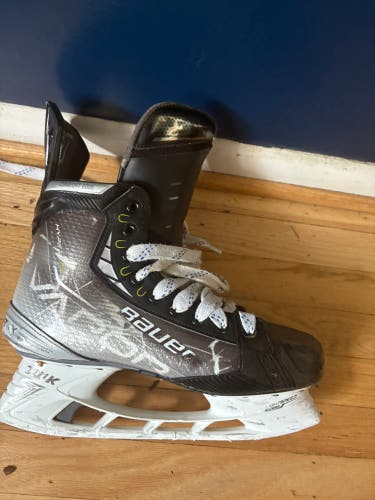 Bauer Hockey Skates Pro Stock 9.5 (Used)