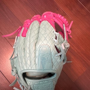 Ice cream glove