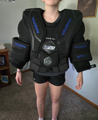 Small Vaughn V10 Pro Carbon Goalie Chest Protector (New)