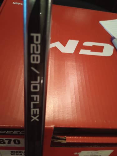 Senior Bauer Vapor Hyperlite 2 Left Hand Hockey Stick P28 Flex 70 (New)