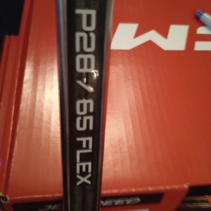 Intermediate Bauer Vapor Hyperlite 2 Left Hand Hockey Stick P28 Flex 65 (New)
