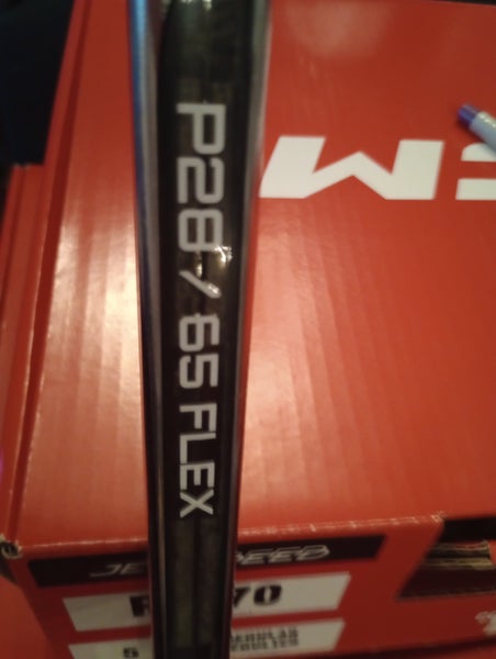Intermediate Bauer Vapor Hyperlite 2 Left Hand Hockey Stick P28 Flex 65 (New)