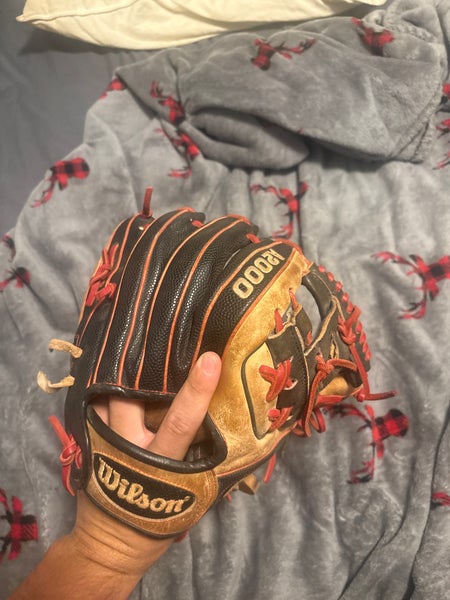 Wilson RH Infield A2000 Baseball Glove 11.5" (Used)