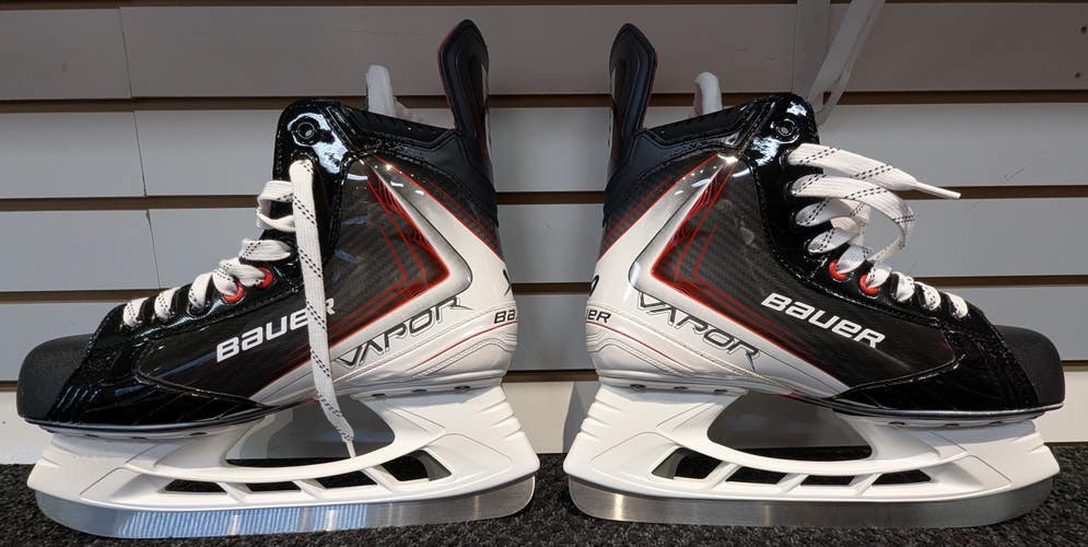 2025 Bauer Vapor Fly30 Hockey Skates Senior Size 9.5 EE NIB (0729-0137)