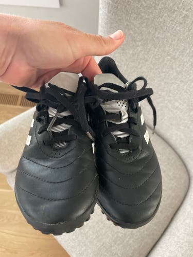Youth Adidas Turf Soccer Cleats Size 2