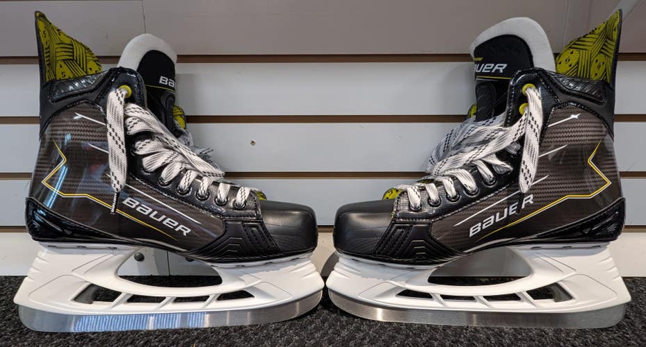 2024 Bauer Supreme M30 Hockey Skates Senior Size 9.5 EE NIB (0729-0139)