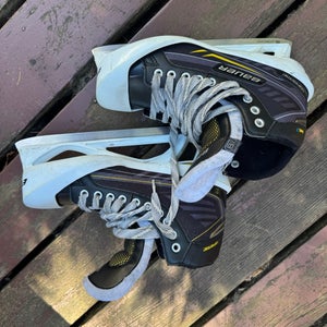 Bauer Supreme One.7 Skates: Size US 8.5