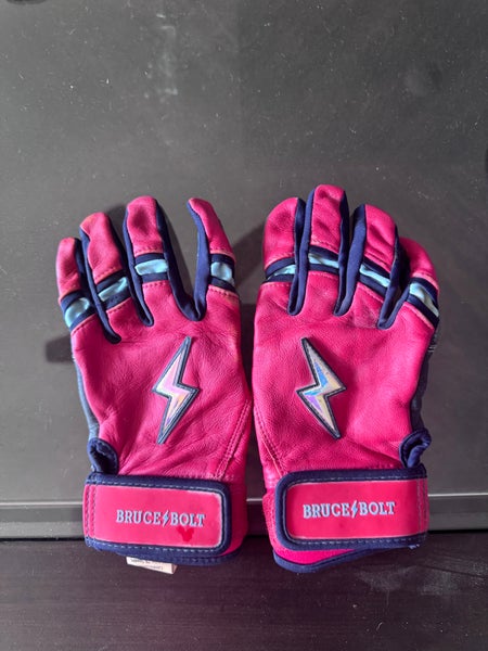 Bruce bolt batting gloves