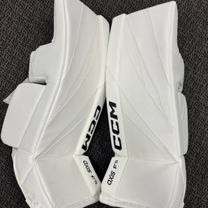 CCM Axis F5 30” +1 Goal Leg Pads