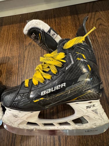 2023 Bauer Supreme M5 Pro Hockey Skates Regular Width Size 2 (Used)