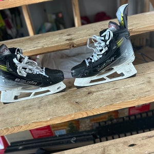 2025 Bauer Vapor Hyperlite 2 Hockey Skates EEE  6 (New)