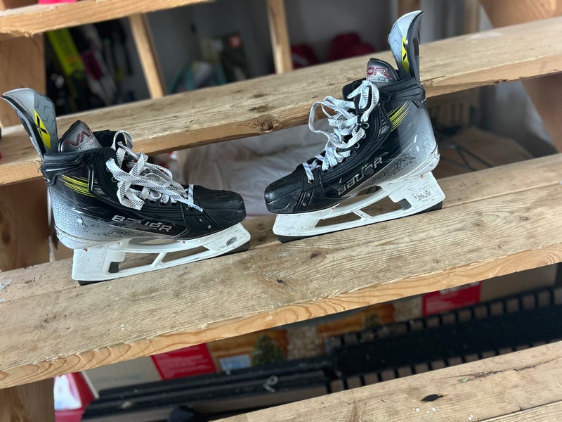2025 Bauer Vapor Hyperlite 2 Hockey Skates EEE  6 (New)