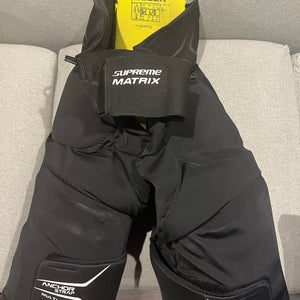 Mens Large Bauer Supreme Matrix Ice Hockey Girdle (Used)