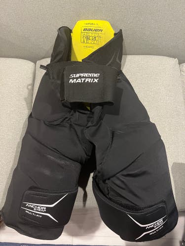 Mens Large Bauer Supreme Matrix Ice Hockey Girdle (Used)