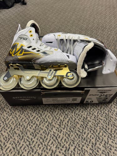 Mission INHALER Size 5 Fit 2 Roller Hockey skates