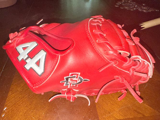 44 Pro RH Catcher's Baseball Glove 33.5" (Used)